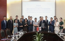 首尔科大代表团访问广西民族大学